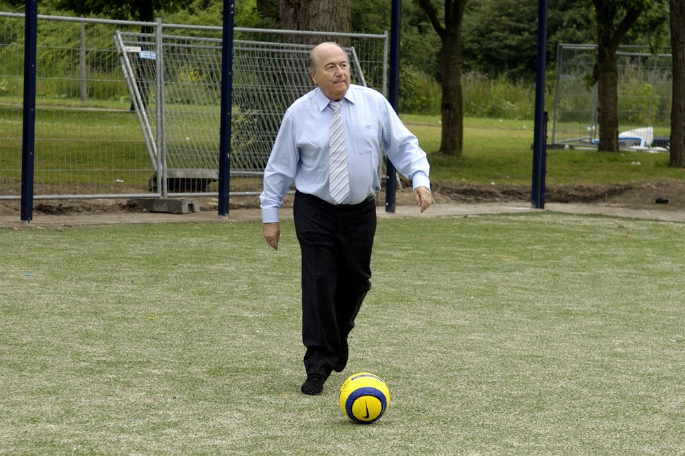 Blatter eist horloges op bij 'onbeschaamde' FIFA en aast op ultiem eerherstel