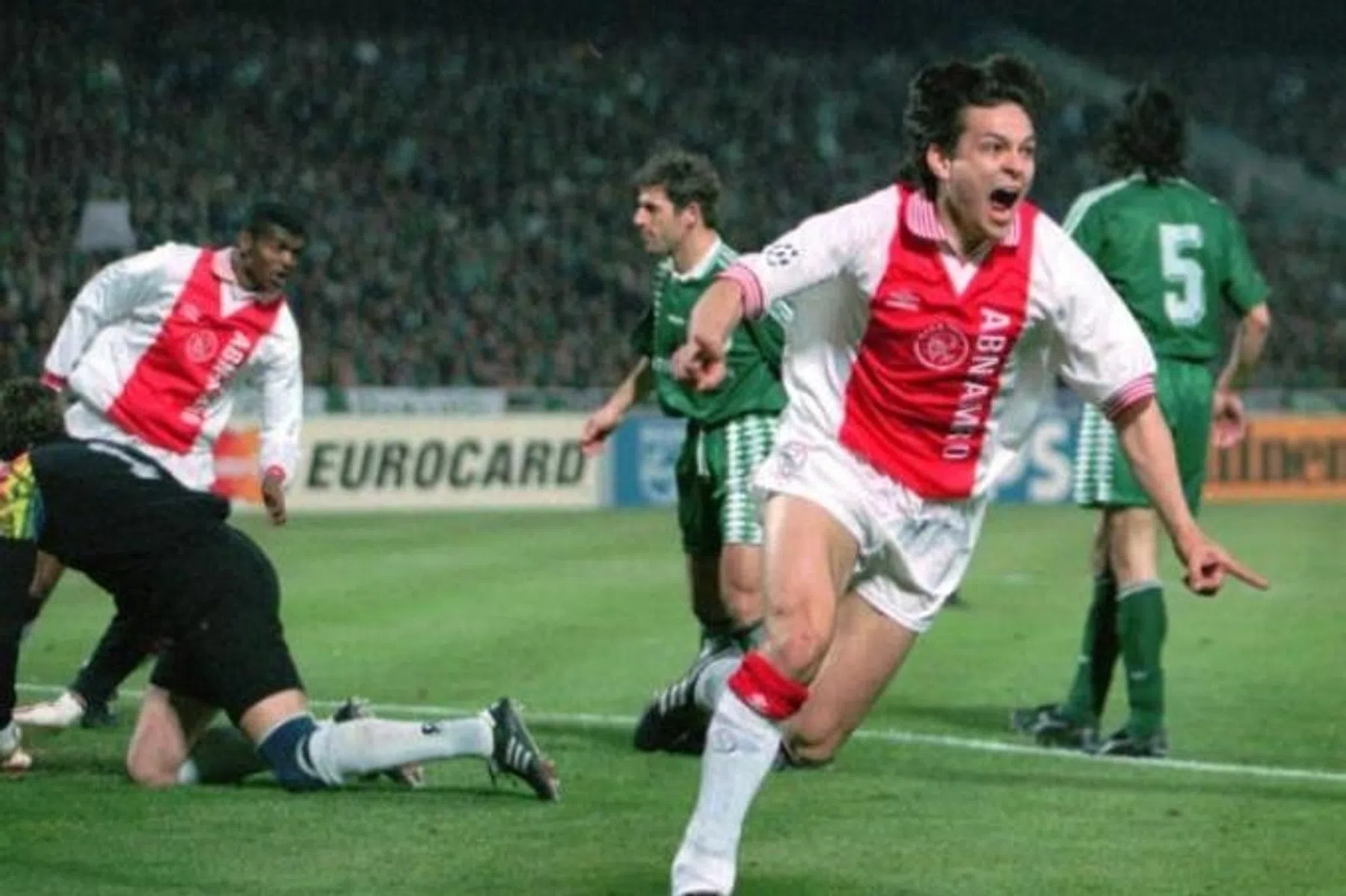 Hoe een fax van Rijkaard ervoor zorgde dat Ajax de CL-finale bereikte