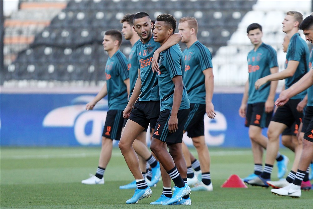 Ziyech geniet van Neres-show, Klopp heeft zijn kampioenslesje wel geleerd