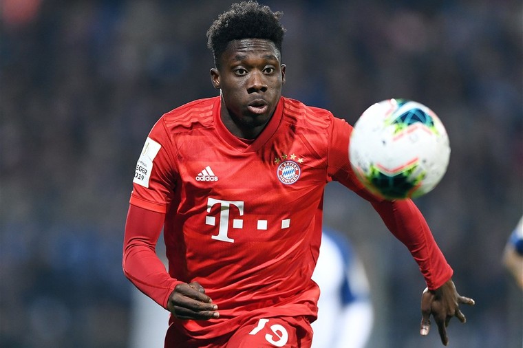 Flick grijpt in bij Bayern: oorbellen weer ongewenst