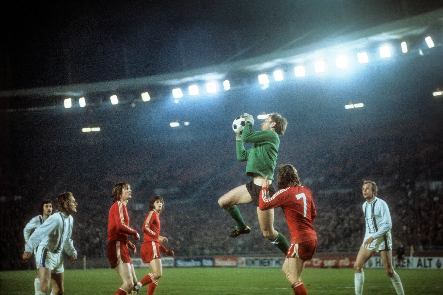 FC Twente bijna UEFA Cup-winnaar: Tukkers on tour