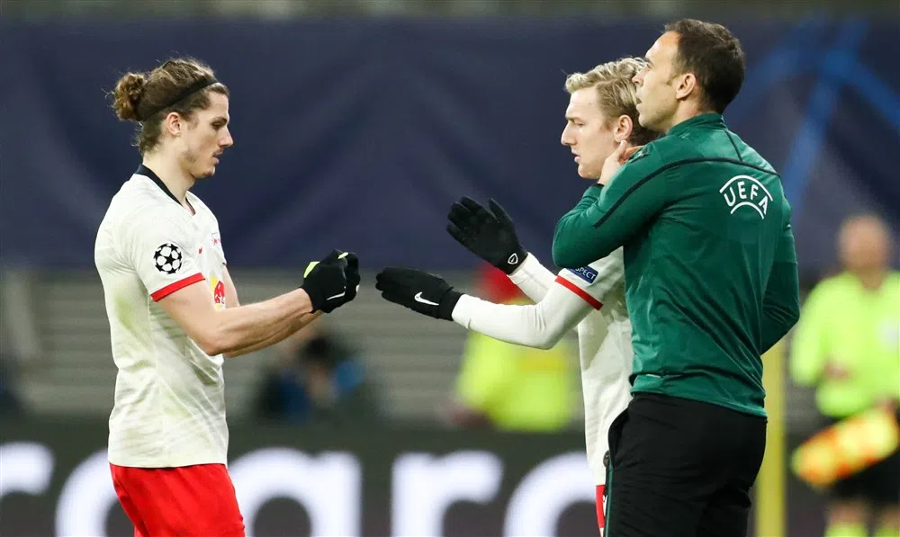 Wereldprimeur: coaches mogen extra wisselen na coronastop