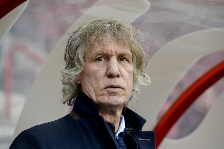 Verbeek snapt actie Ihattaren niet, ergernis over late Chelsea-deal Ziyech