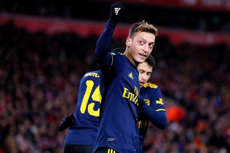 Zaakwaarnemer geeft duidelijkheid over toekomst Özil