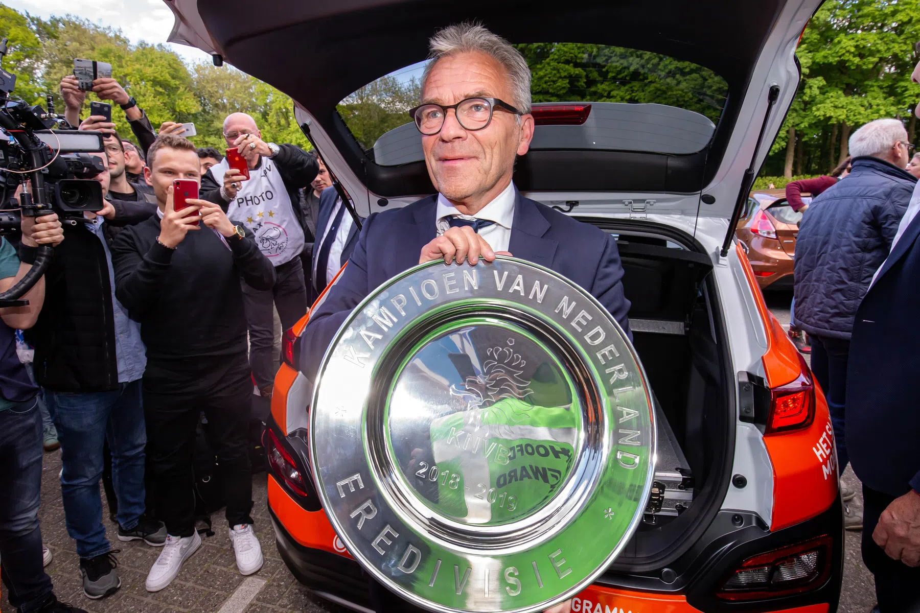 Alle ogen op KNVB: totaalplan cruciaal, failliete Eerste Divisie dreigt 