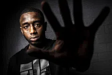 Thumbnail for article: Mendes Moreira voor altijd symbool: 'Racisme is geen ver-weg-verhaal' 