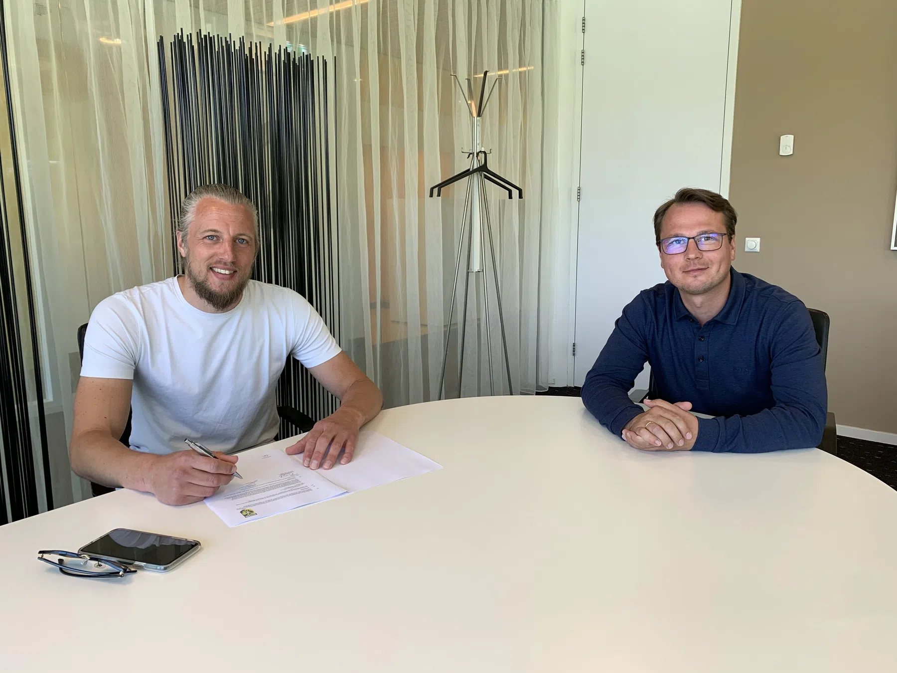 Vitesse behoudt Pasveer (36): 'Een van de beste doelmannen van Nederland'
