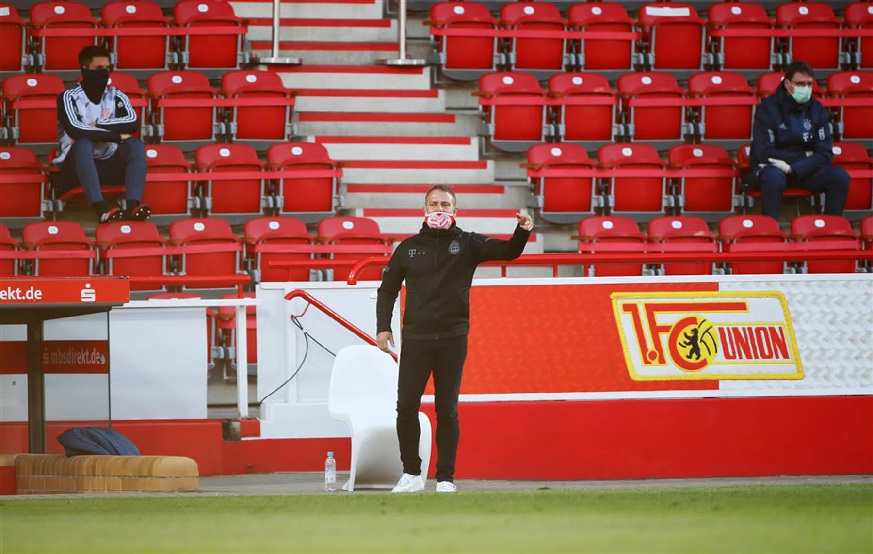Flick meteen de geschiedenisboeken in bij Bundesliga-hervatting Bayern