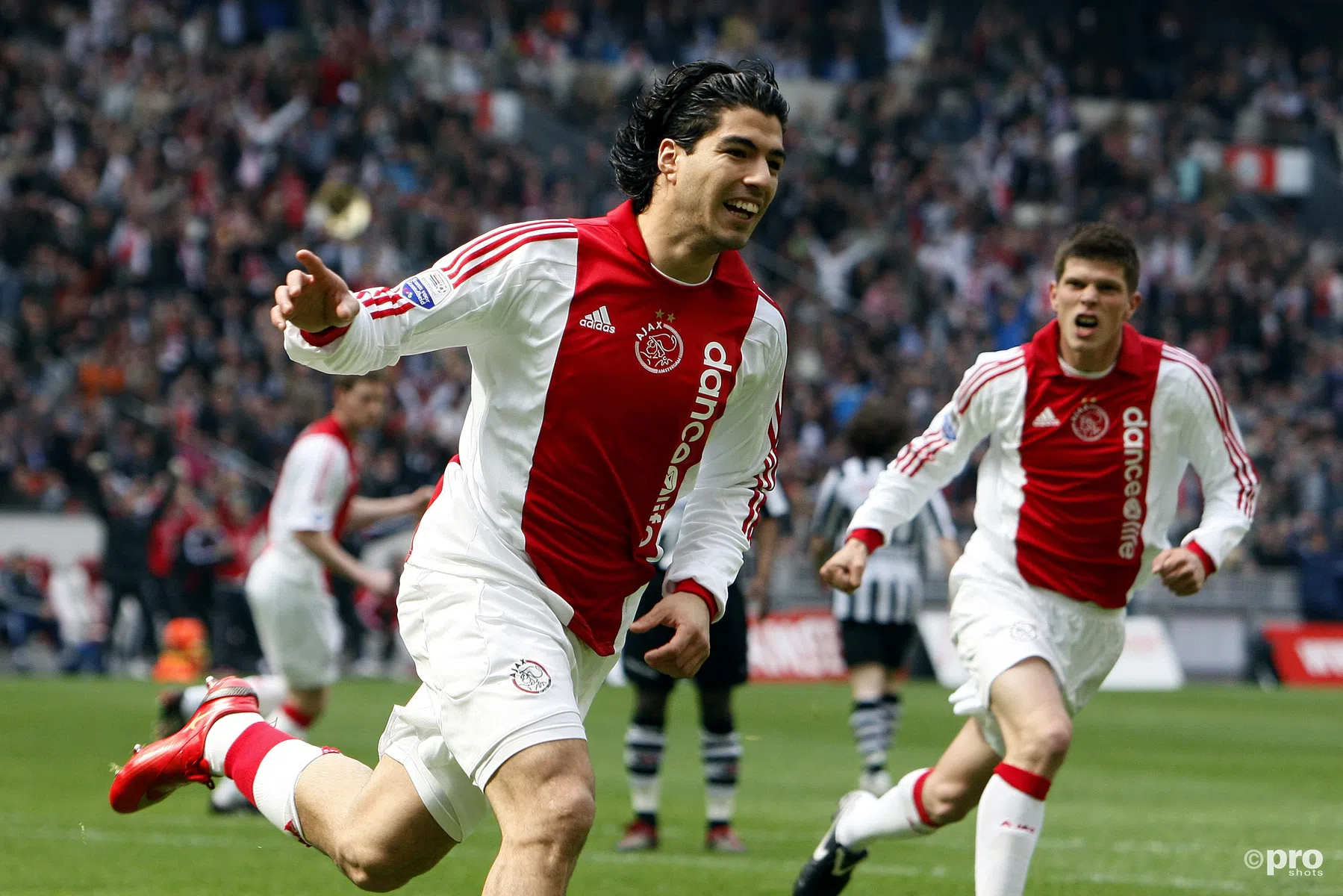 Suárez uit de oude doos, gezinsuitbreiding Martens en toverende Deense assistent