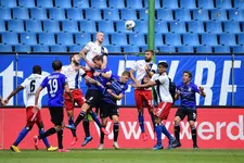 Thumbnail for article: Paal staat fantastische middag voor Hamburger SV in de weg
