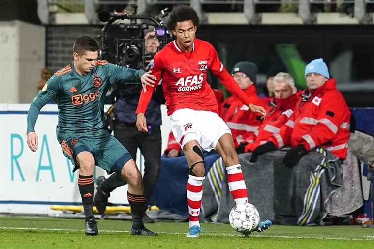 AZ doet via UEFA poging om CL-ticket van Ajax binnen te halen