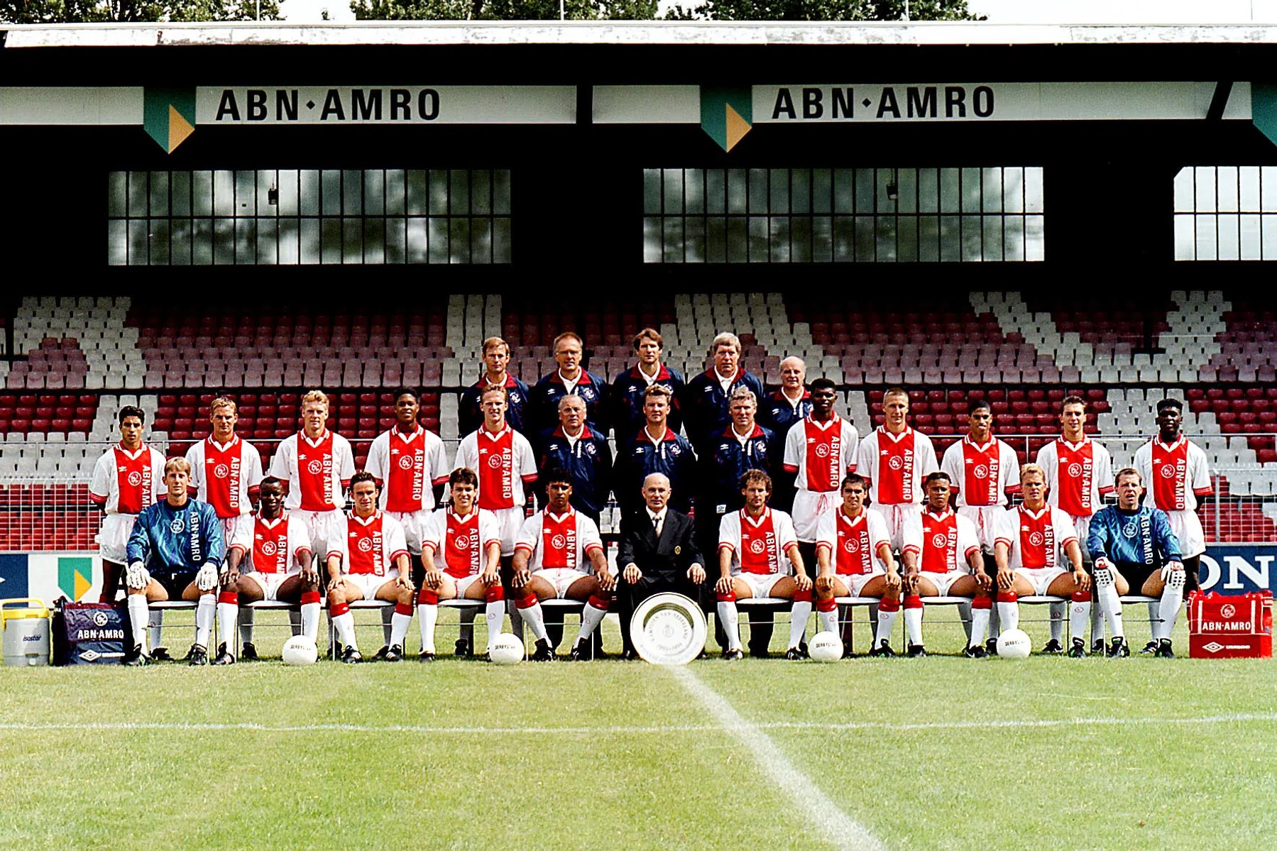 Uitschakeling door Feyenoord 'de enige smet op het seizoen' van Ajax in 1994/95