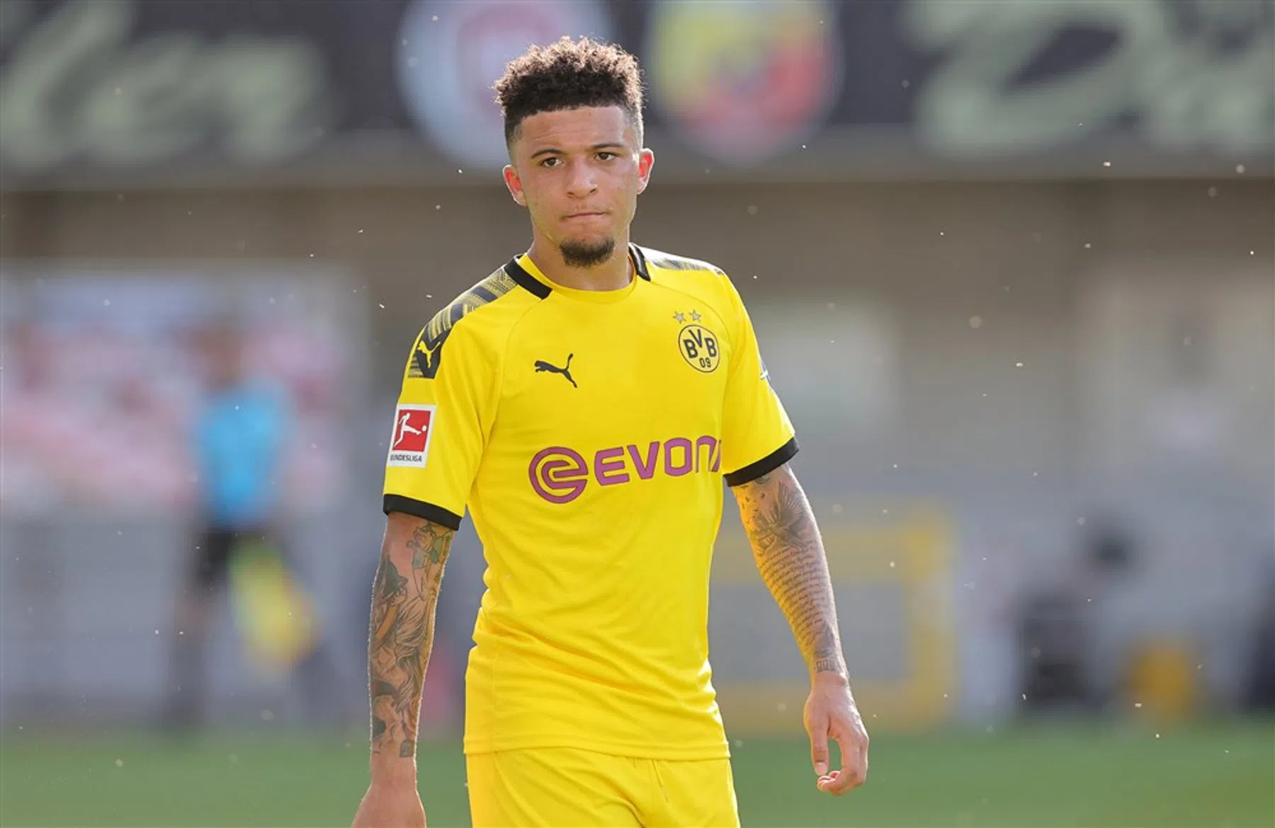 Sensationele Sancho dendert door en is Messi en Lewandowski voorbij