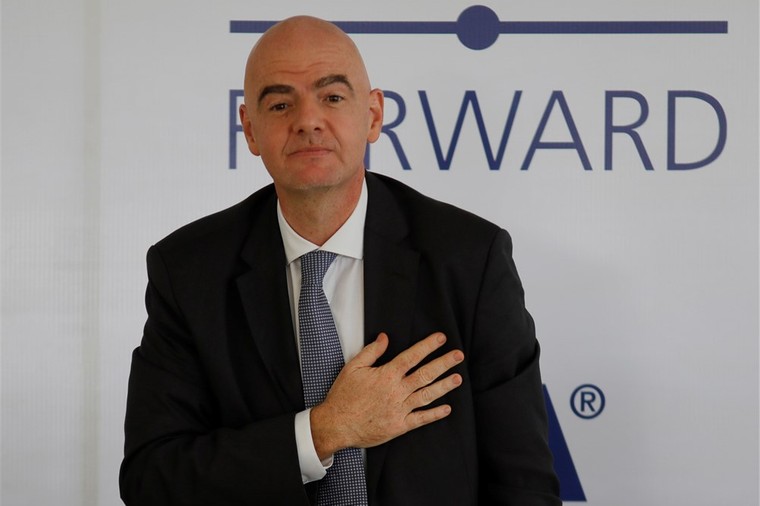 Prachtig signaal Infantino: 'Bundesliga-spelers verdienen applaus, geen straf'