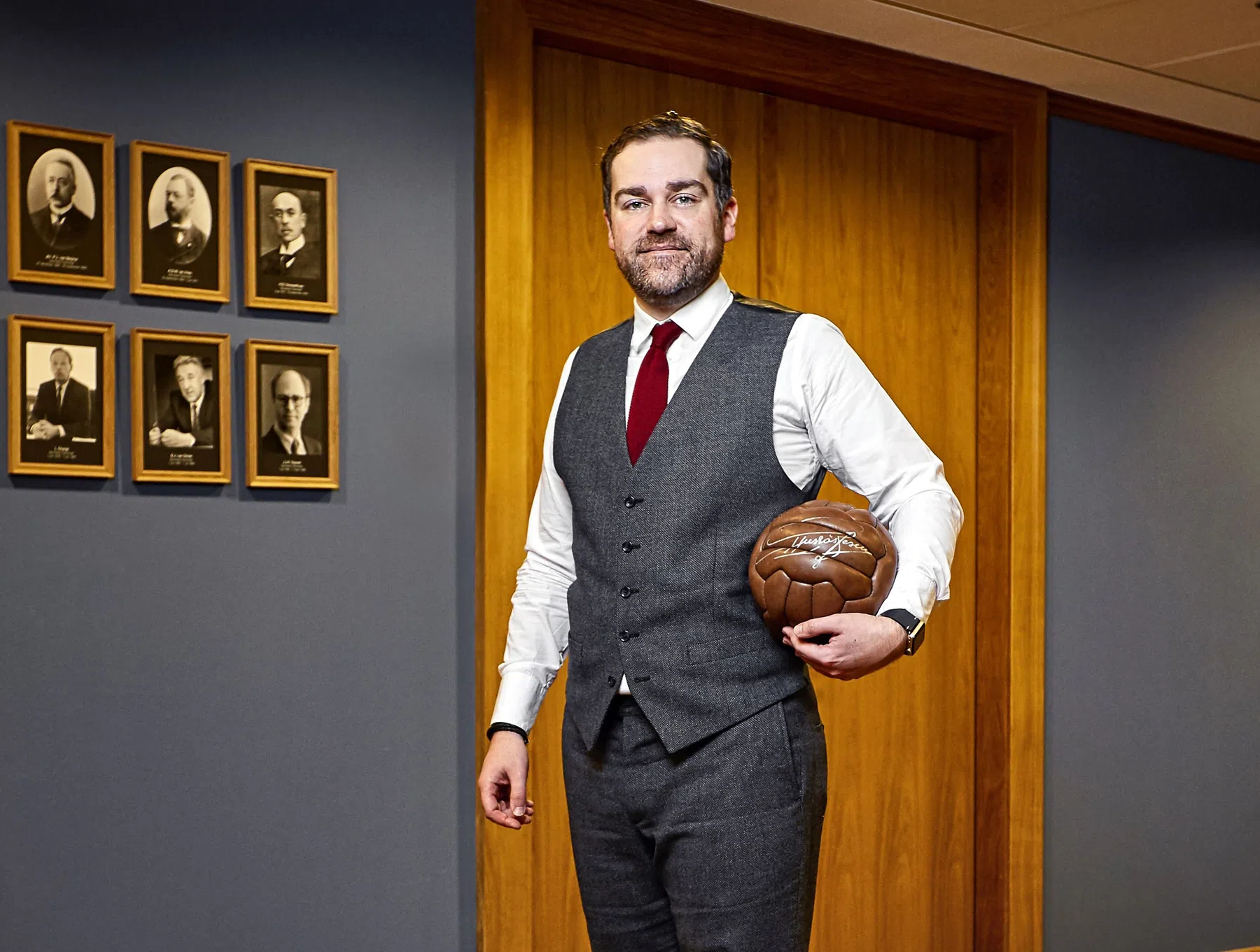 Klaas Dijkhoff: 'De belastingbetaler kan niet alle clubs redden'