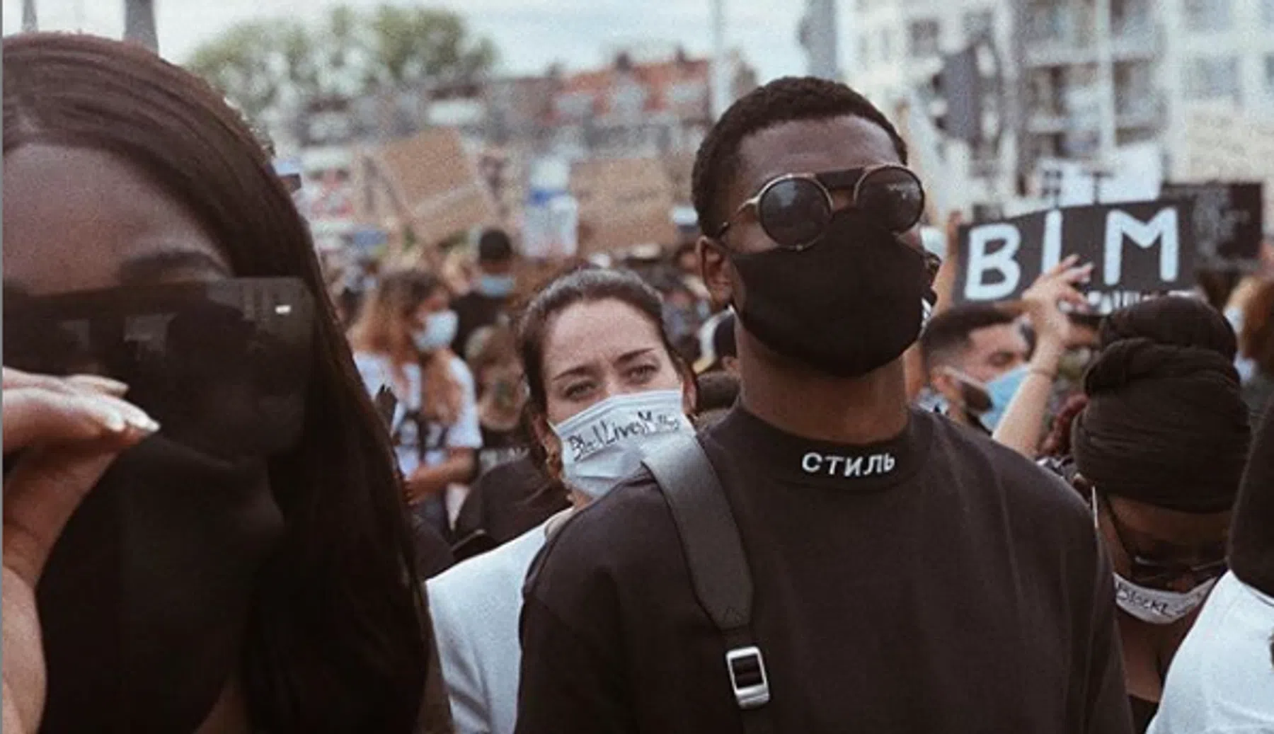 Ook Dumfries present bij demonstratie: 'Samen zullen we racisme overwinnen'