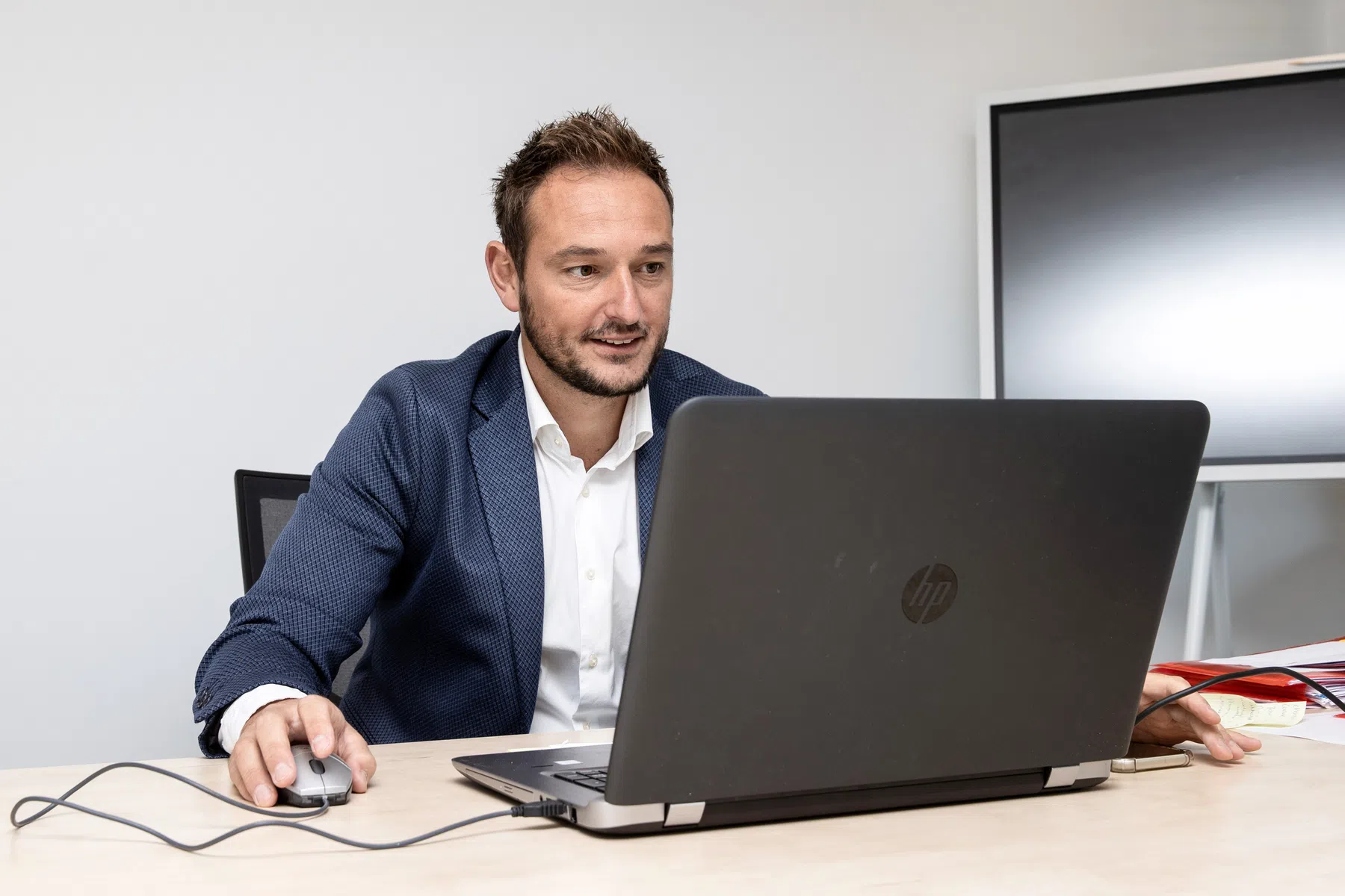 Kijkje achter de schermen: met dit stappenplan vindt Almere City zijn transfertarget