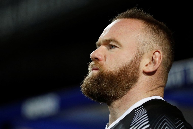 Rooney doceert over aanvoerderschap en springt in de bres voor Keane