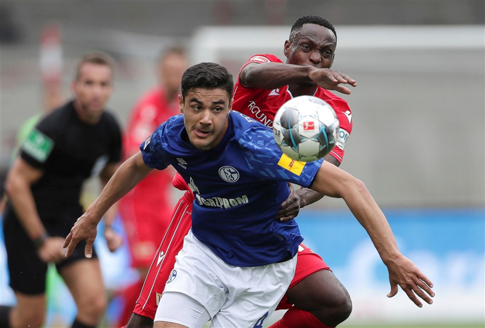 Zwalkend Schalke 04 bereikt met evenaren clubrecord nieuw dieptepunt