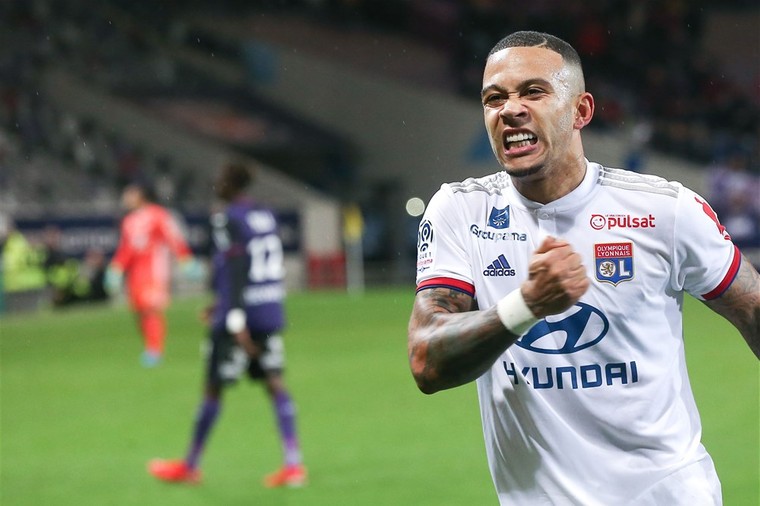 Memphis meldt zich bij Lyon en geeft fans hoop met video
