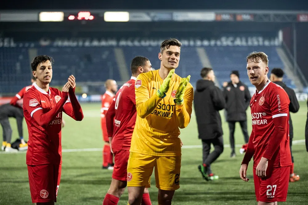 Almere City-doelman Smits maakt transfer naar Noorse top