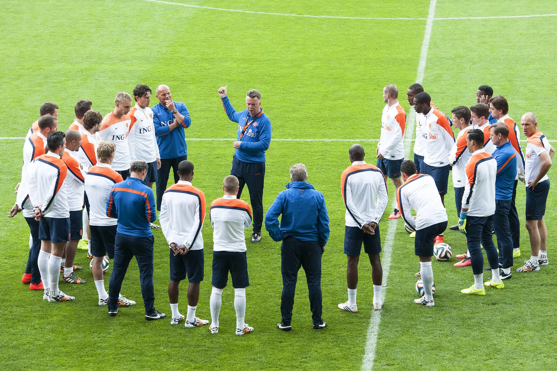 Van echec tot euforie: de cruciale Oranje-lessen van Louis van Gaal