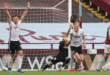 Thumbnail for article: Sheffield United bestolen op Villa Park: de spookgoal die Europees voetbal kan kosten