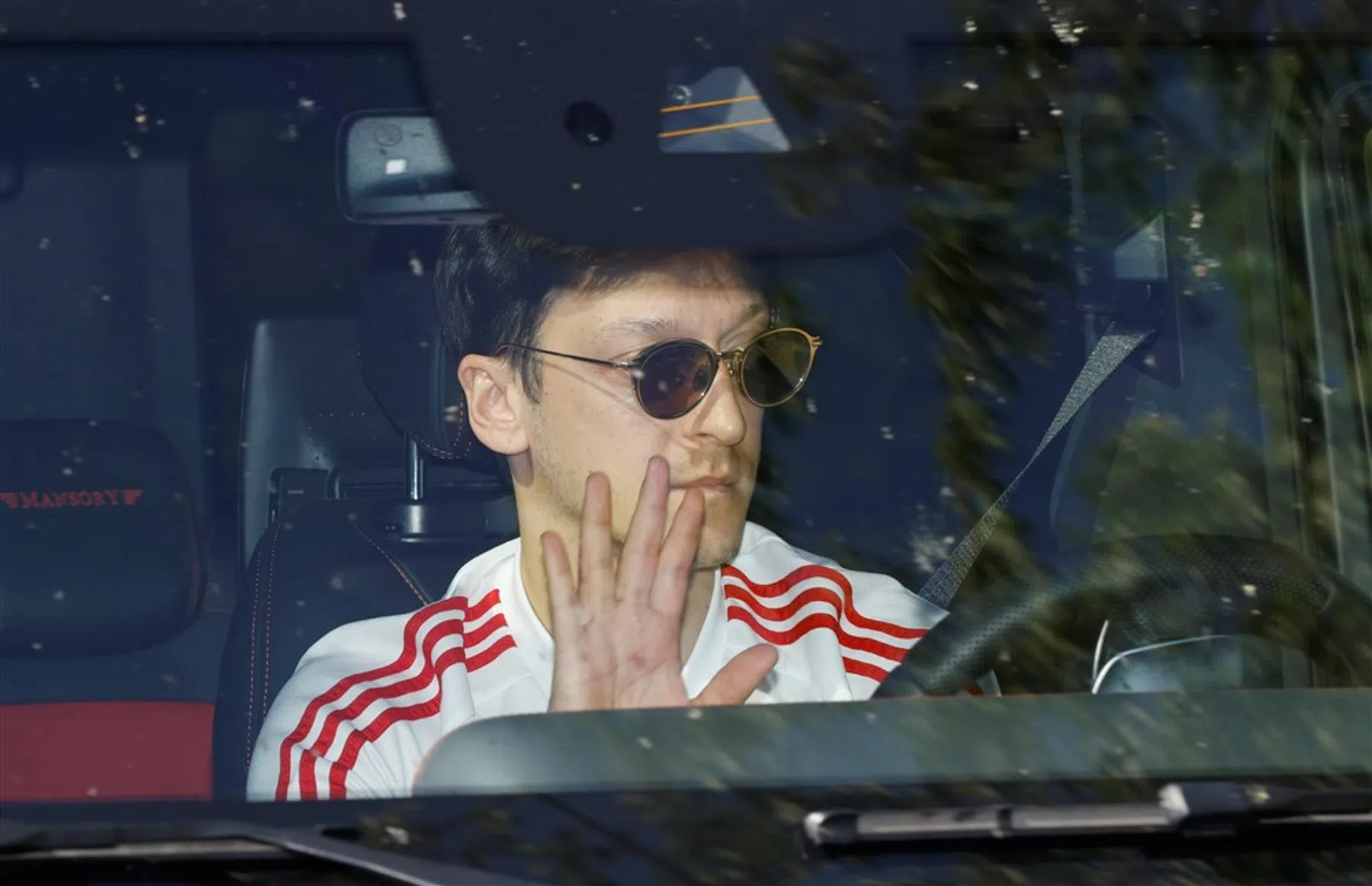 Genegeerde grootverdiener Özil gooit kont niet tegen de krib
