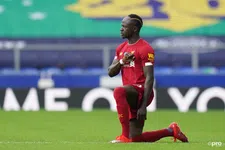 Thumbnail for article: Sprintende Mané vergeet statement, maar zakt al snel ook op één knie
