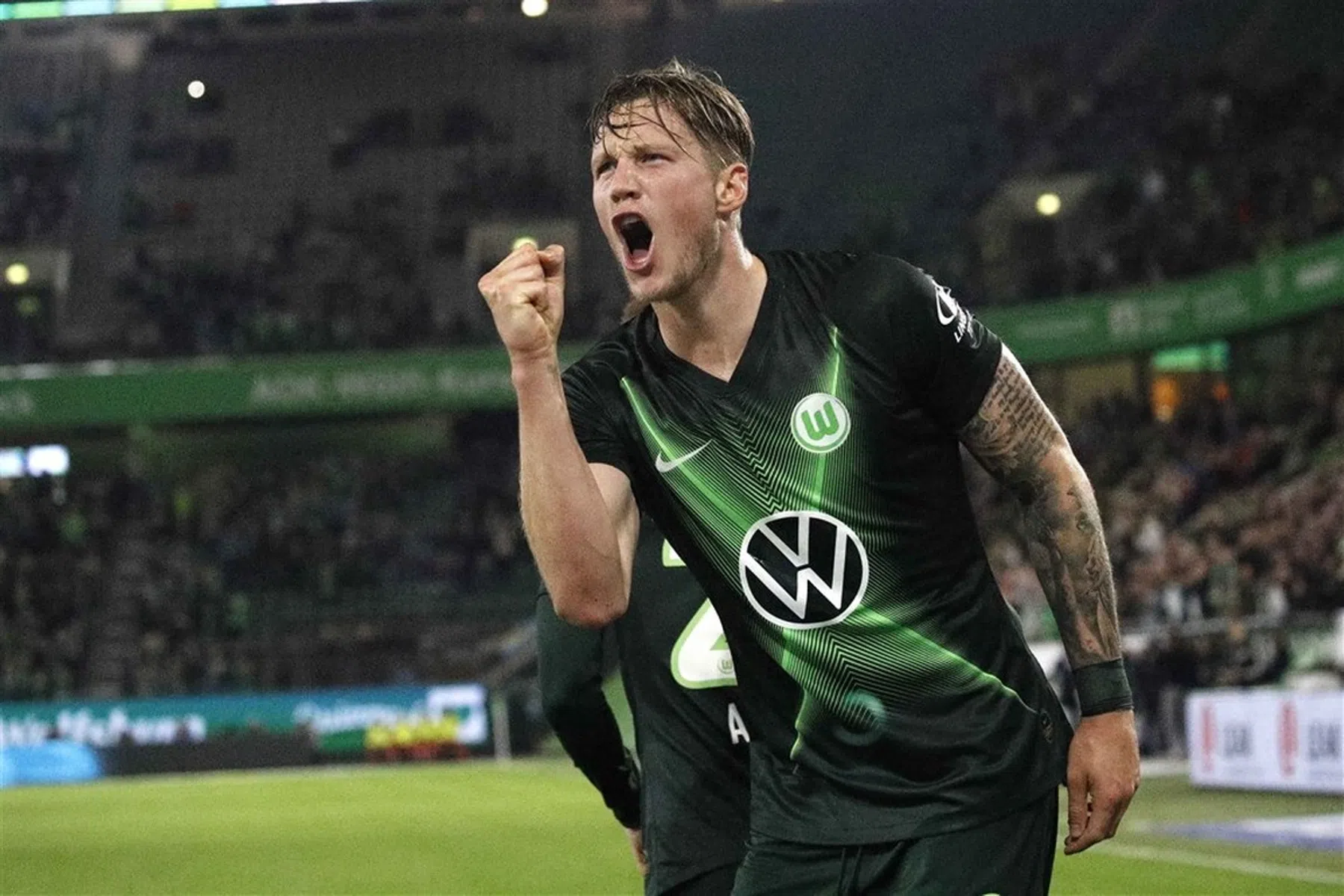 Weghorst goed op dreef na de coronabreak: 'Papa gaat centjes verdienen'