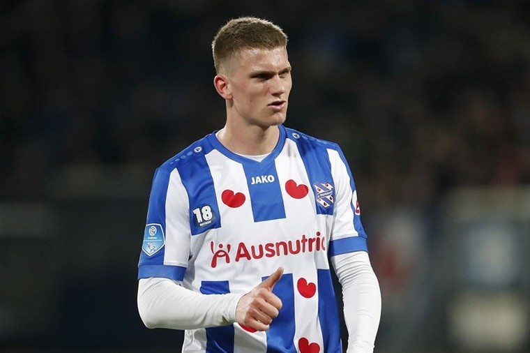 Ajax slaat eerste stevige bod van Lille op Botman af