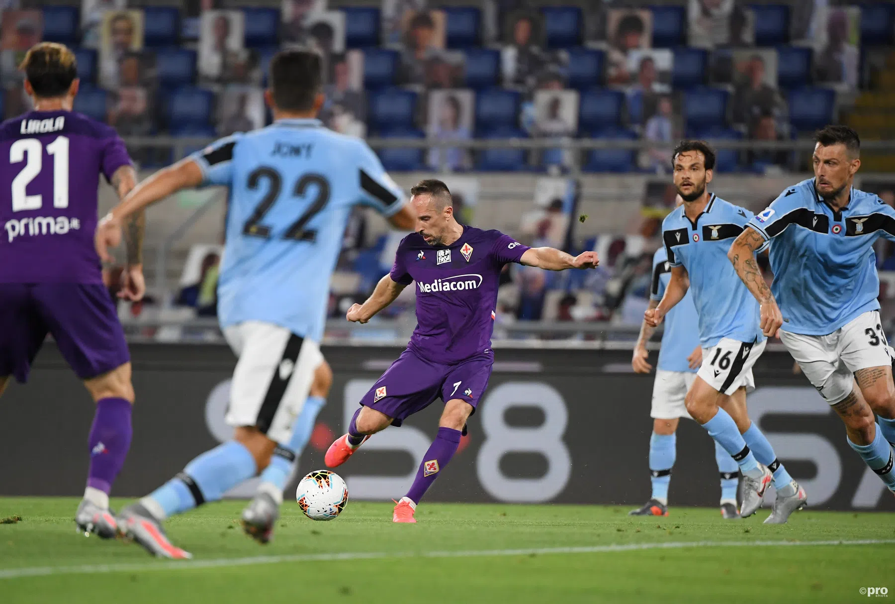 Debuut Nederlander Anderson kers op Lazio-taart in duel van solo Ribéry