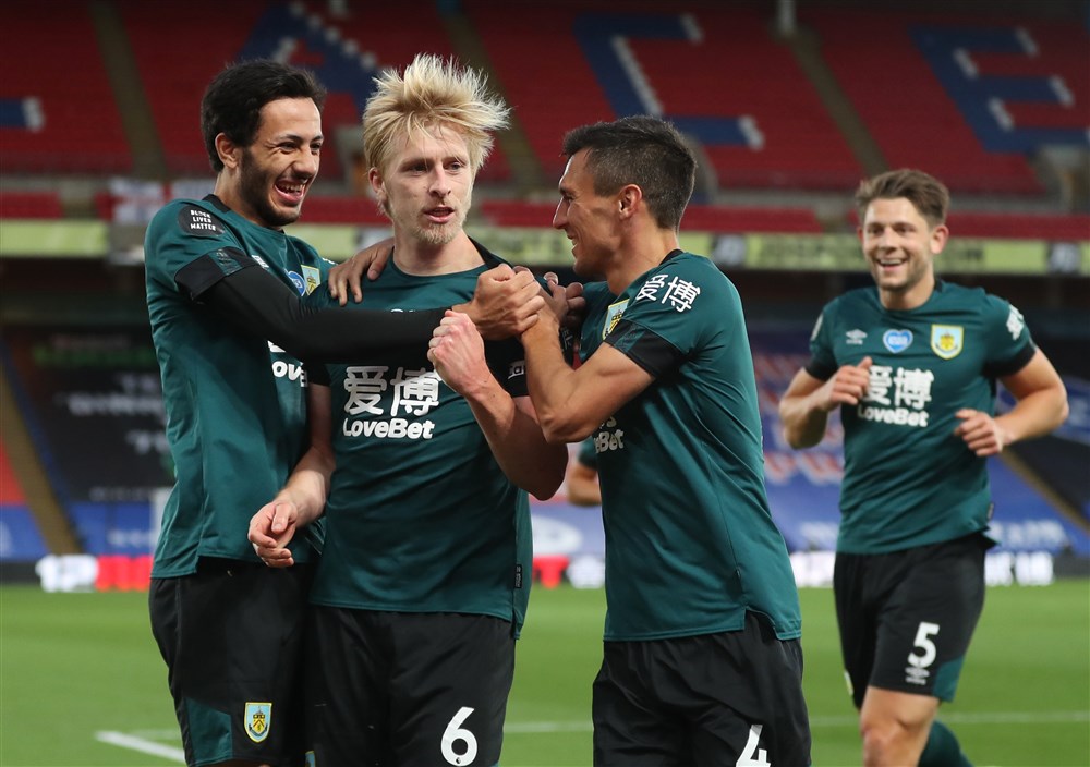 Pieters verslaat Van Aanholt en mag blijven dromen van Europees voetbal