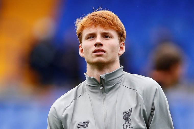 Klopp verwacht veel van Liverpool-jeugd en licht ook Hoever en Van den Berg uit
