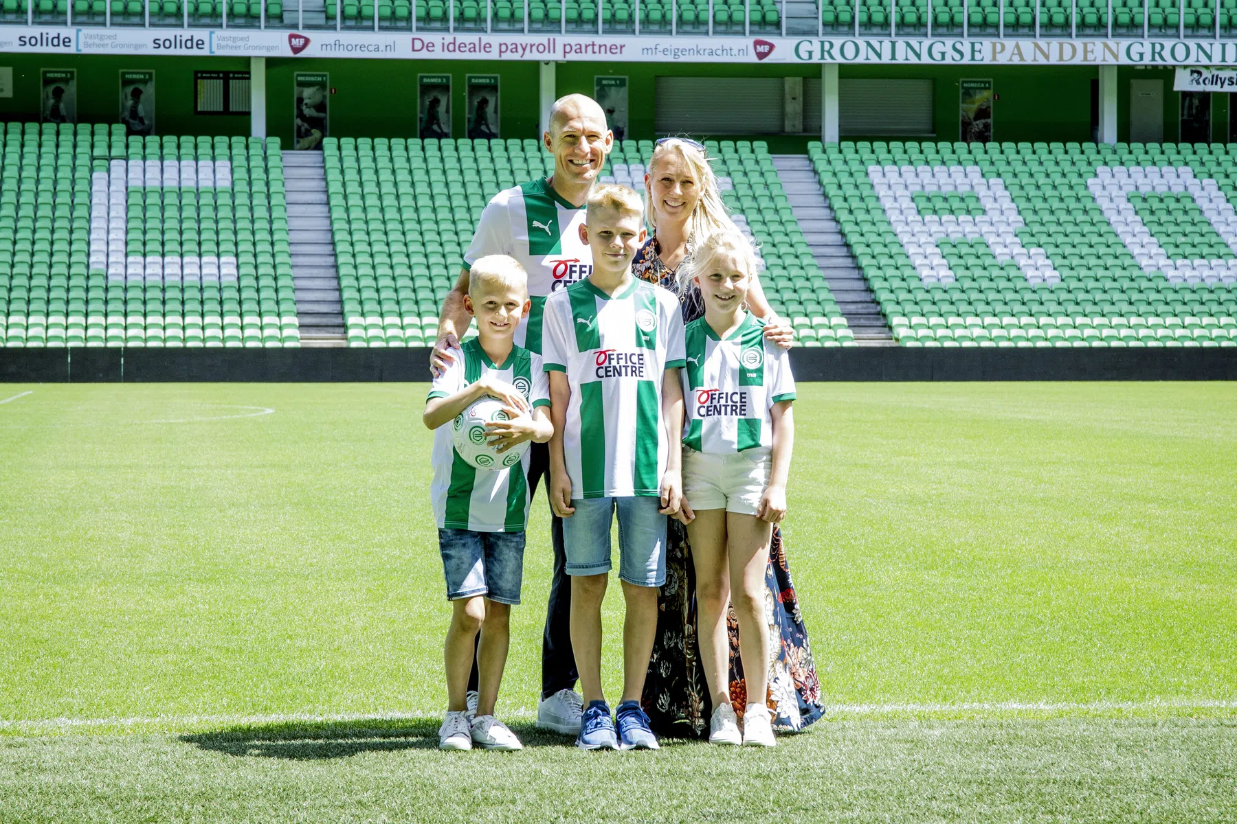 Door Arjen Robben spoelt een golf van geluk over de Groningse klei