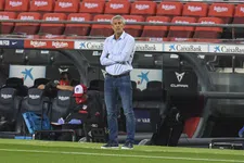 Thumbnail for article: 'Lot Setién hangt aan zijden draadje: Xavi en Koeman staan klaar'