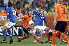 Thumbnail for article: De wedstrijd die André Ooijer nog steeds kippenvel bezorgt