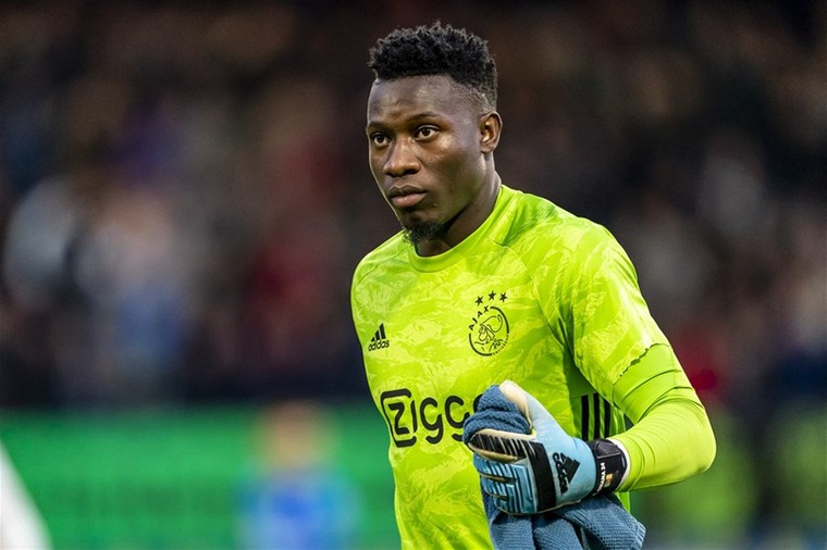 Ajax hoopt met nieuw contract op nog een jaar Onana