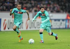 Thumbnail for article: Dani Alves haalt uit: 'Messi kan het niet alleen'