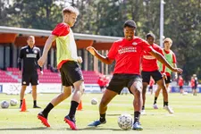 Thumbnail for article: Dumfries over eerste PSV-dag met Schmidt en interesse AC Milan