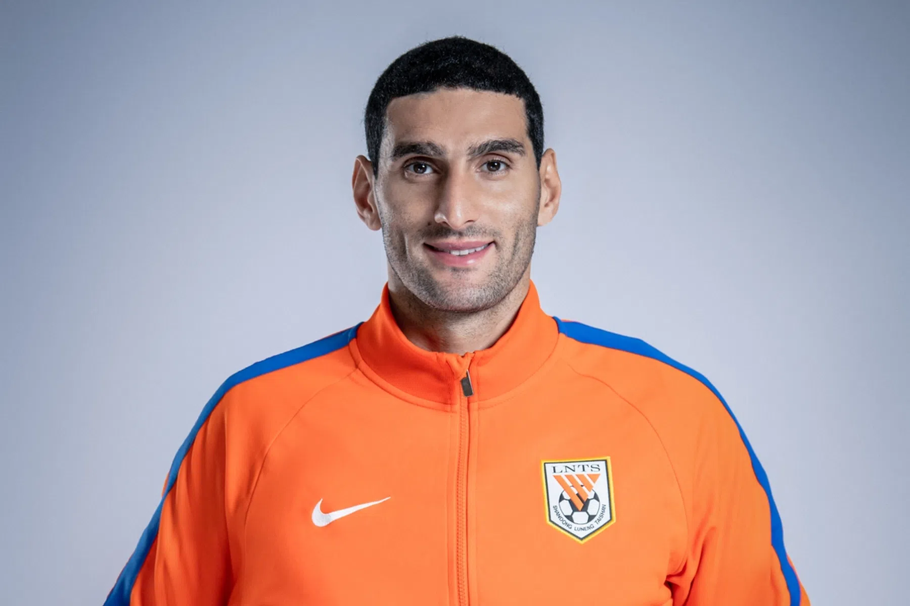 Fellaini verpest Chinees debuut Larsson met hattrick in acht minuten