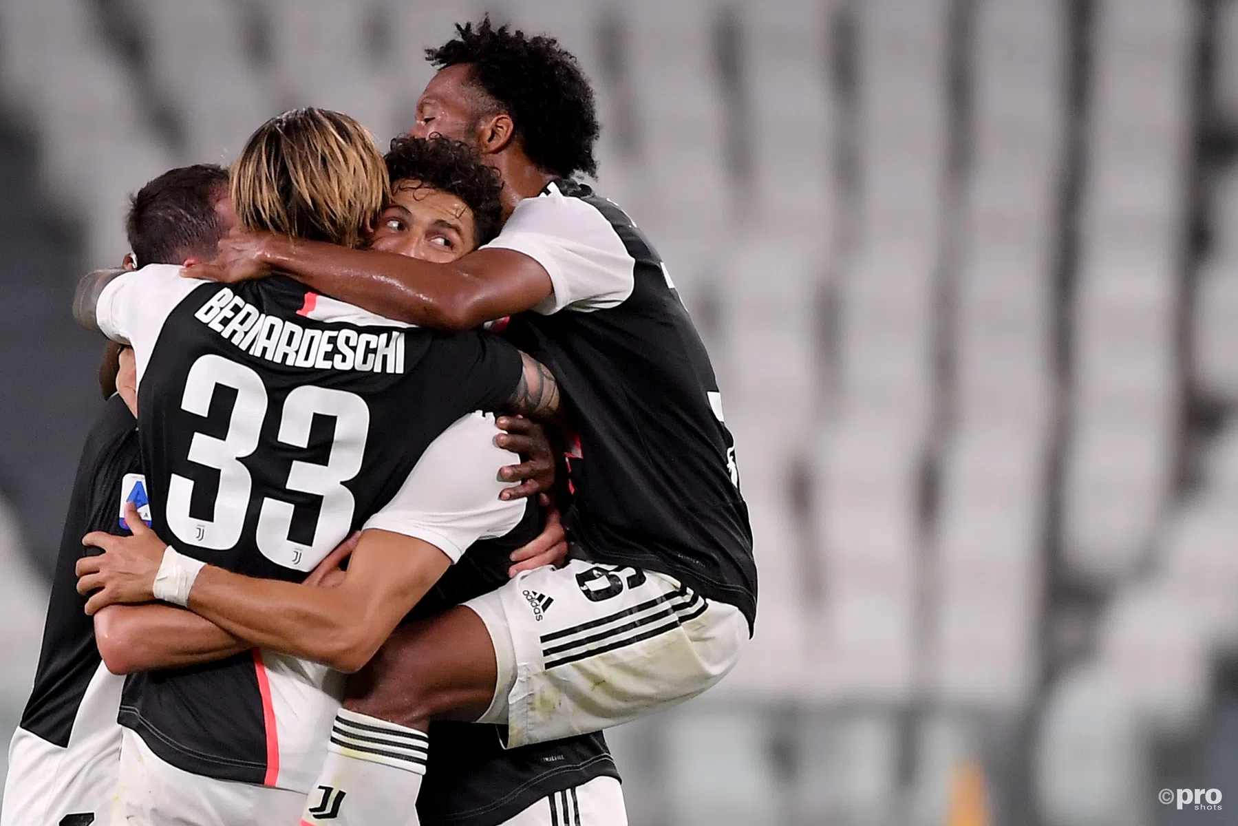 Trefzekere Ronaldo bezorgt Juventus negende titel op rij