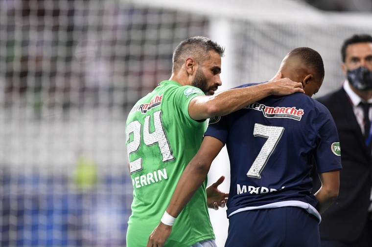 Blesseren van Mbappé laatste actie van Perrin: 'Hoopte op een ander einde'