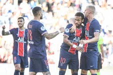 Thumbnail for article: Van Oranje Onder-19 naar PSG: waar eindigt de opmars van Bakker?