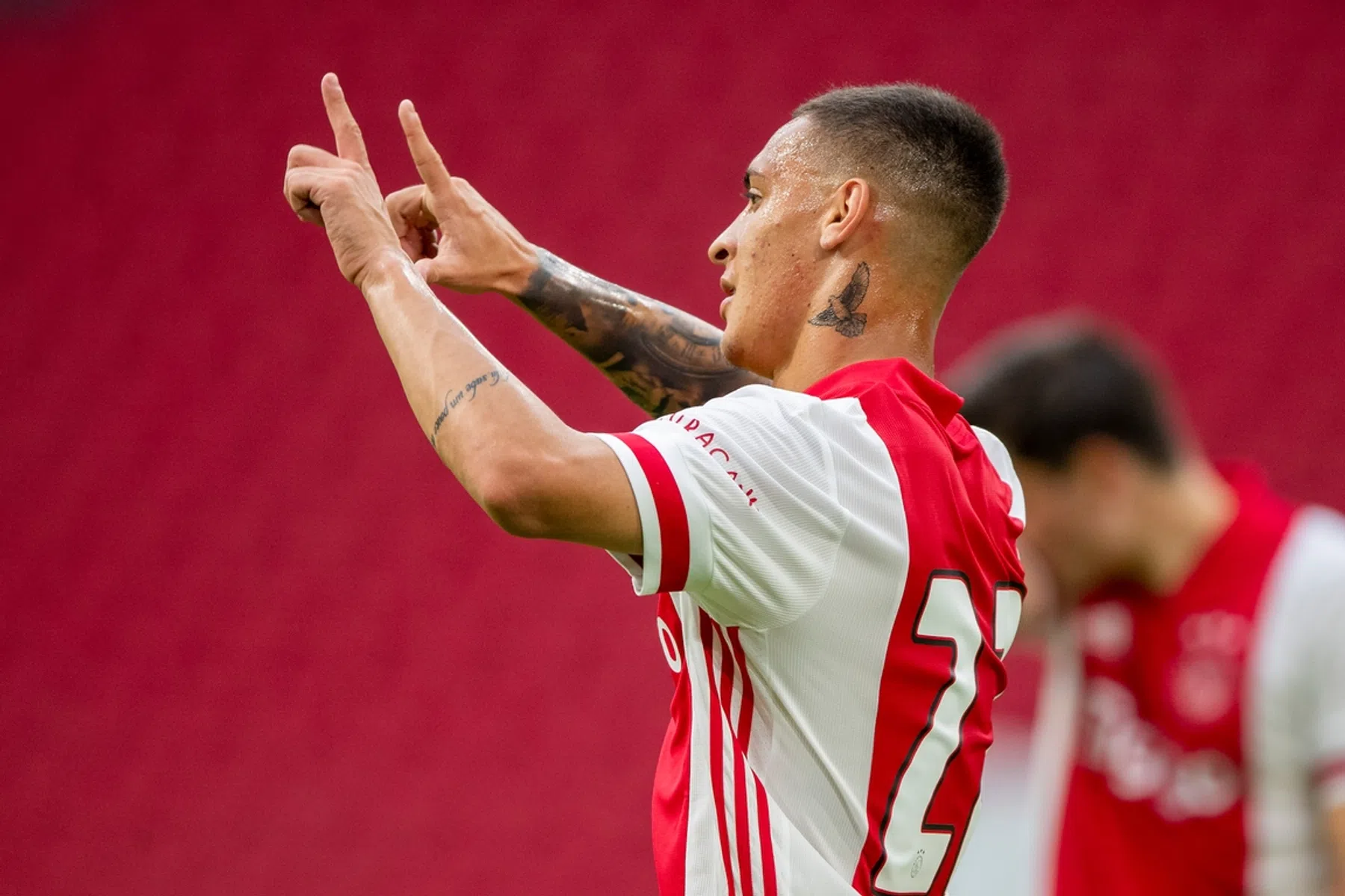 Antony laat zich meteen gelden bij officieus debuut voor Ajax