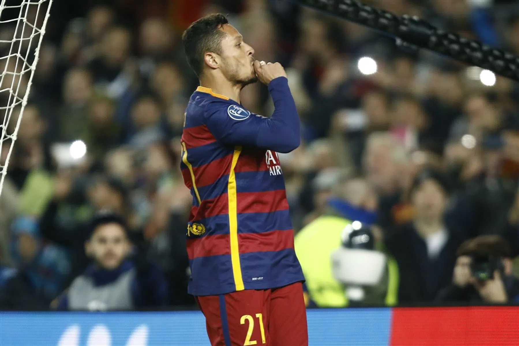 Belgische laagvlieger zorgt voor enorme transferstunt met vastleggen Adriano