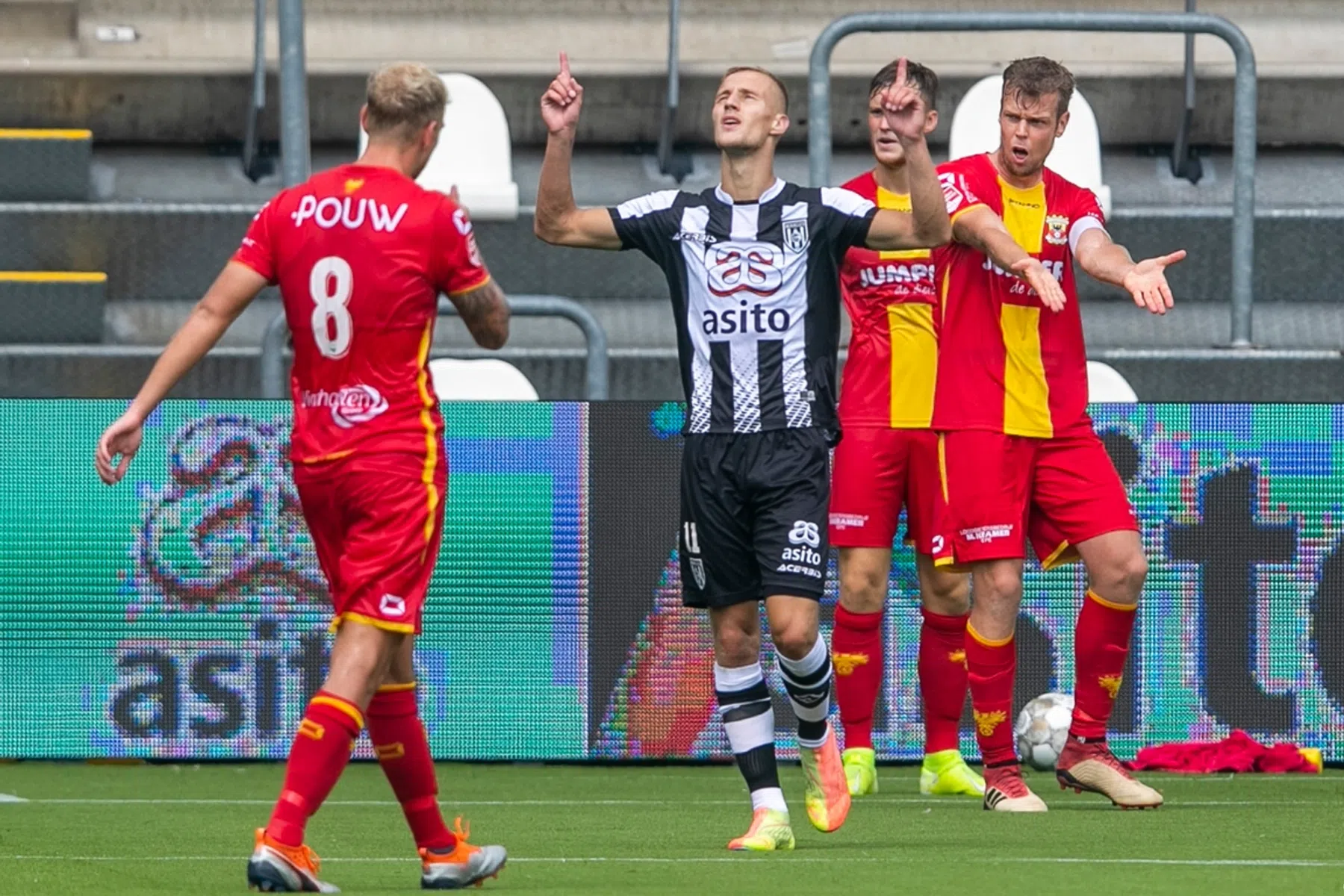 Heracles Almelo maakt na rust het verschil tegen Go Ahead