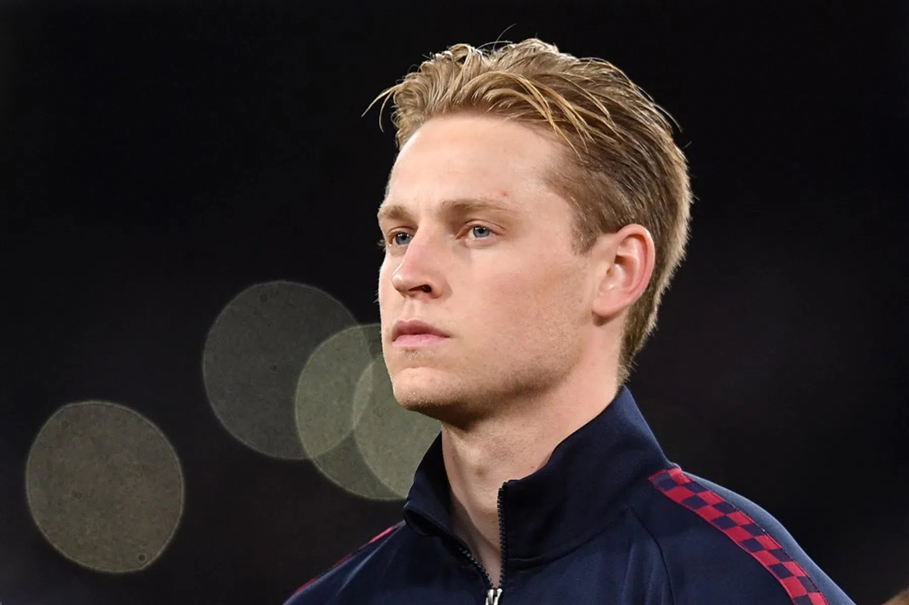 'Onzichtbaar rondrennende' Frenkie fileert Barça: 'Dit team heeft héél veel problemen'