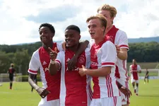 Thumbnail for article: Rasmussen, Hansen en Ideho schieten Ajax op fraaie wijze naar halve finale Youth League