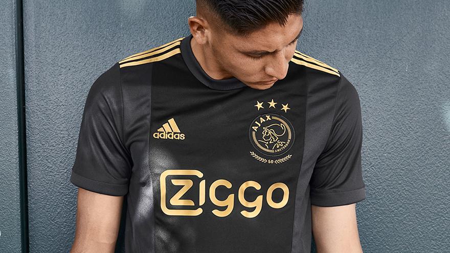 Europees shirt Ajax eerbetoon aan het glorieuze verleden